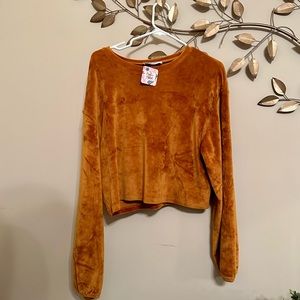 NWT Gold Velvet Copper Closet Top
